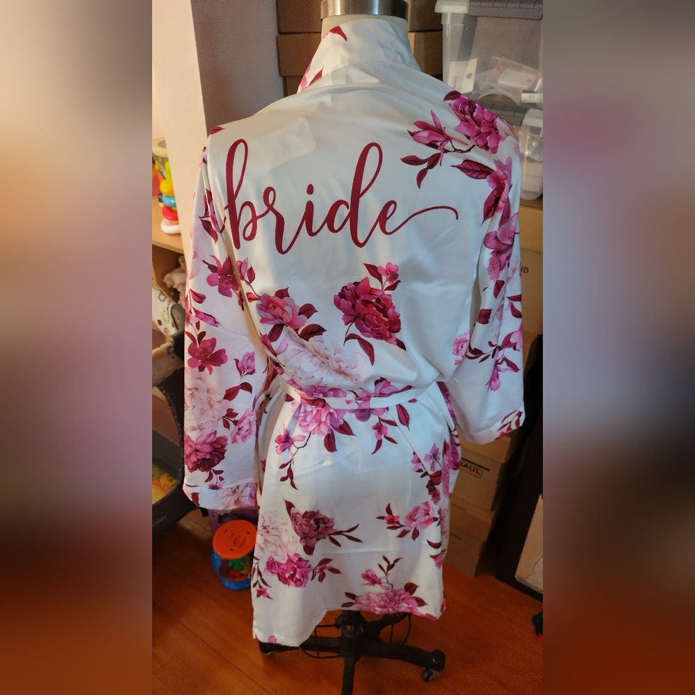 Rose bride robe - Picture 2 of 3